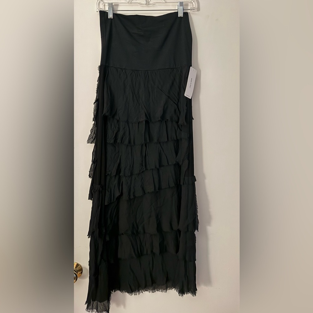 Made in Italy Black Tiered Long Skirt – Body Hugging Stretch, One Size